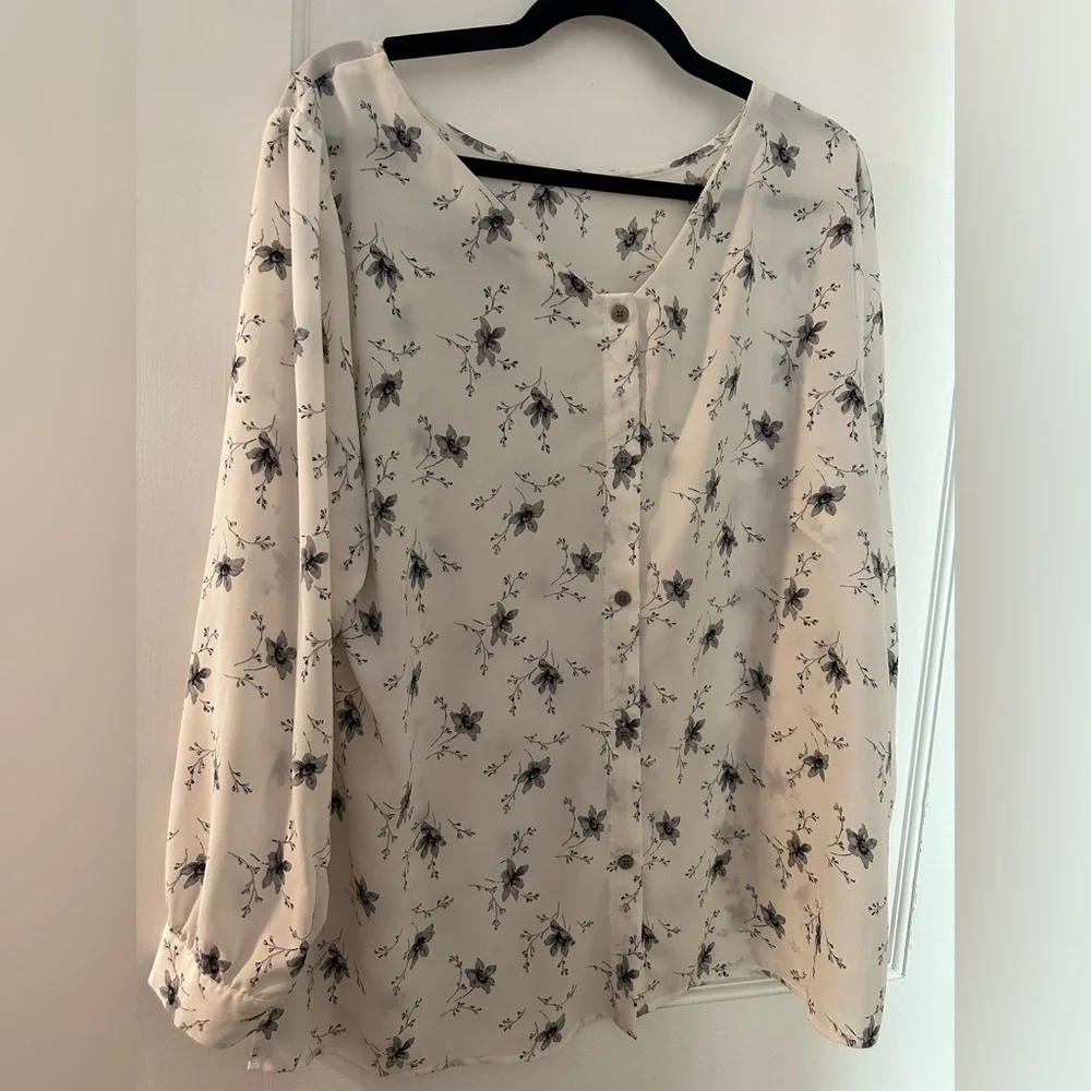 LOFT Plus Women’s Long Sleeve White Floral Blouse Size 16 - Picture 2 of 4